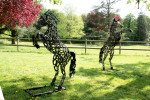 Sculpture metallique exterieur cheval en fers à cheval